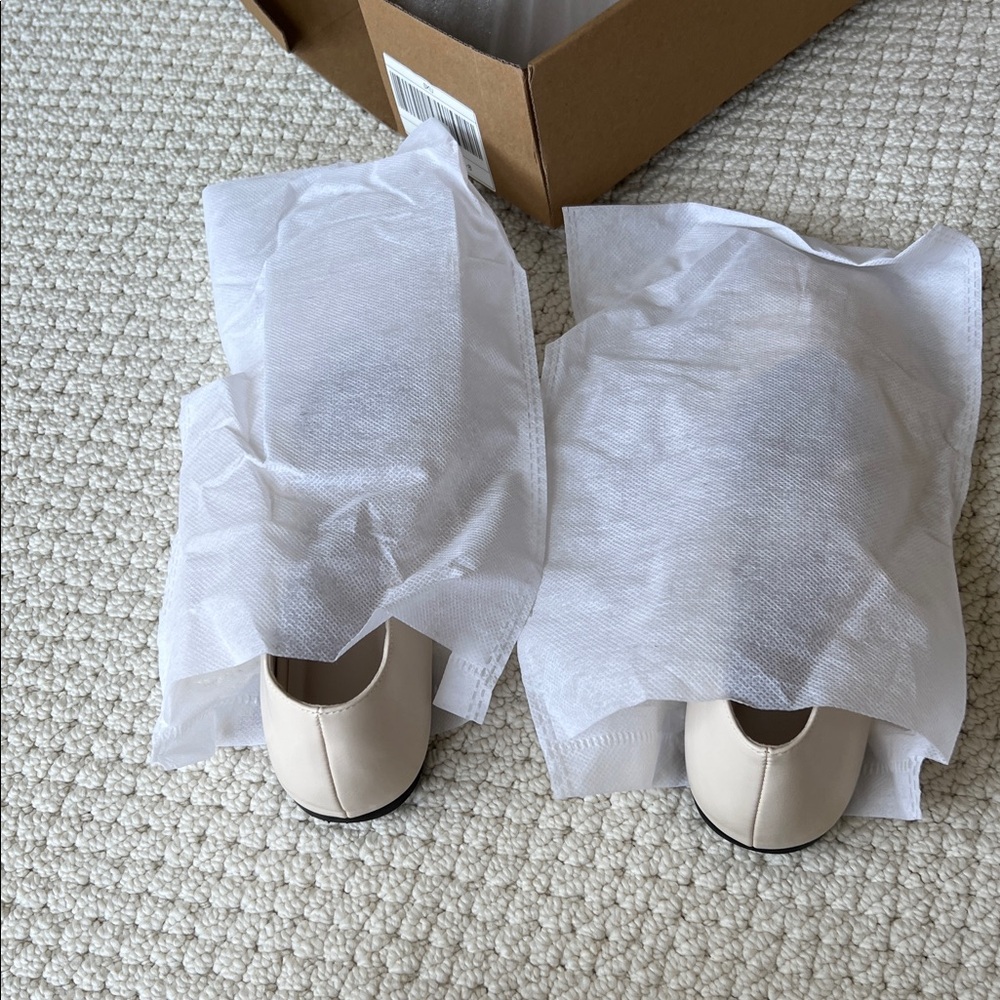 Like new! Winter white flats with tie womens size US 8 - original piece $50 - Picture 7 of 7